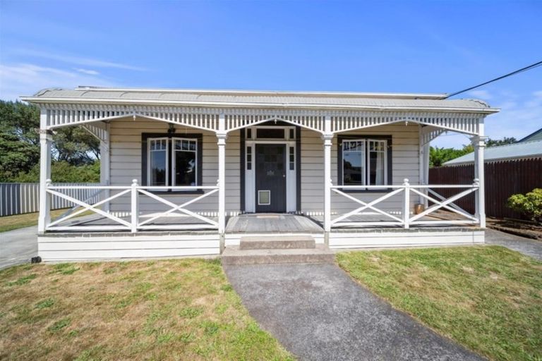 Photo of property in 106 Manawapou Road, Hawera, 4610
