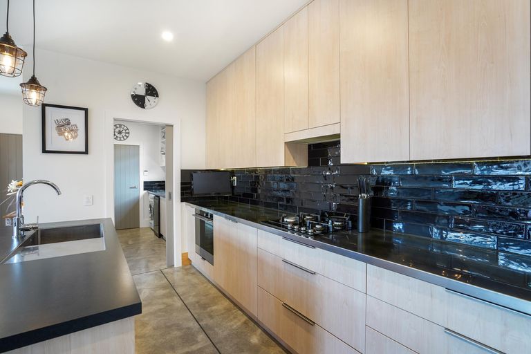 Photo of property in 123 Heretaunga Street, Palmerston North, 4414