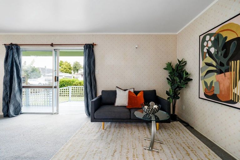 Photo of property in 2 Sunnyside Road, Nawton, Hamilton, 3200