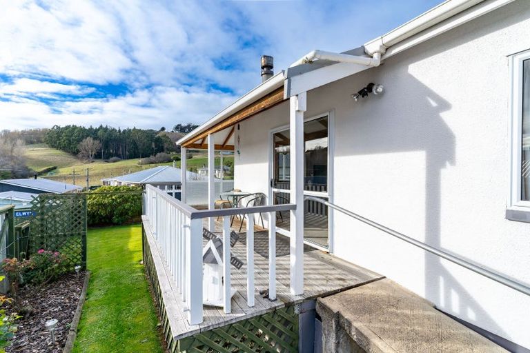 Photo of property in 22 Elwyn Crescent, Green Island, Dunedin, 9018