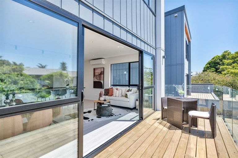 Photo of property in 14c Firth Road, Torbay, Auckland, 0630