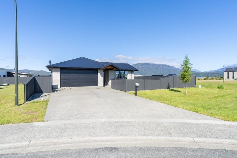 Photo of property in 9 Chaney Place, Te Anau, 9600