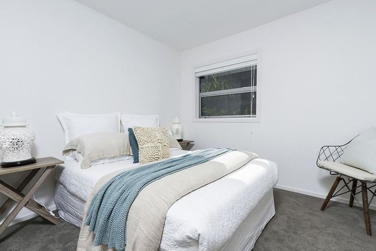 Photo of property in 1/465a Beach Road, Murrays Bay, Auckland, 0630