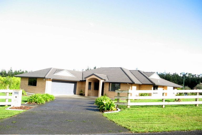 Photo of property in 22 Everlea Place, Alfriston, Auckland, 2105