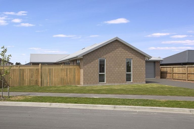 Photo of property in 13 Loch Tanna Way, Broomfield, Christchurch, 8042