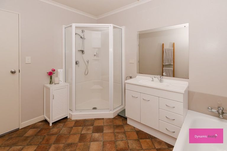 Photo of property in 10 Woodgate Court, Fitzherbert, Palmerston North, 4410