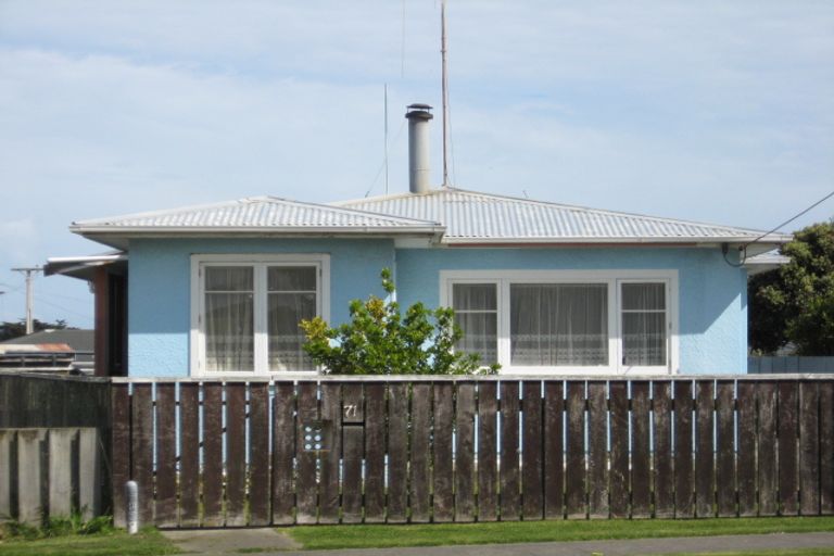 Photo of property in 71 Cornfoot Street, Castlecliff, Whanganui, 4501