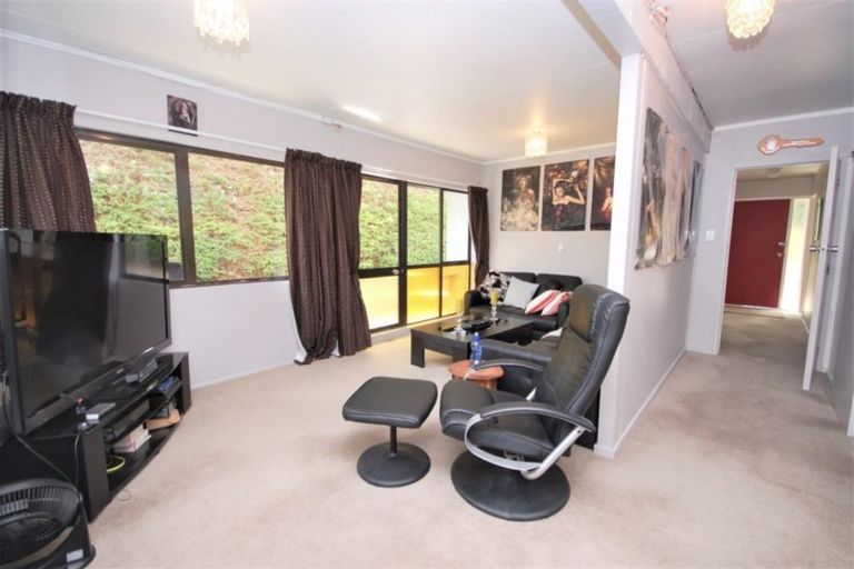 Photo of property in 25 Ingle Avenue, Waipahihi, Taupo, 3330
