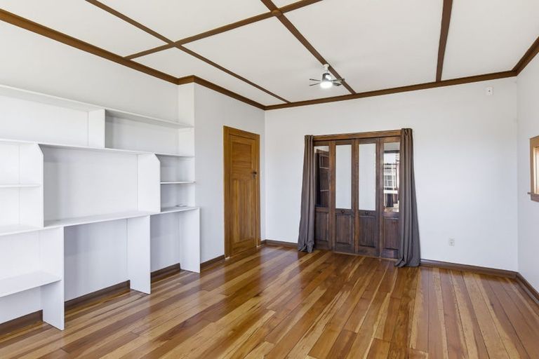 Photo of property in 42 Hinemoa Street, Paraparaumu, 5032