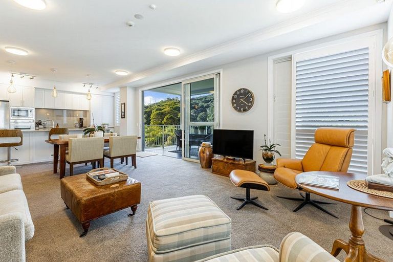 Photo of property in 142 Eaves Bush Parade, Orewa, 0931