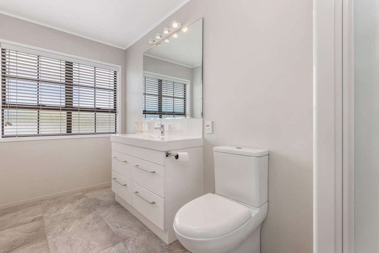 Photo of property in 1/34 Takapu Street, Henderson, Auckland, 0612