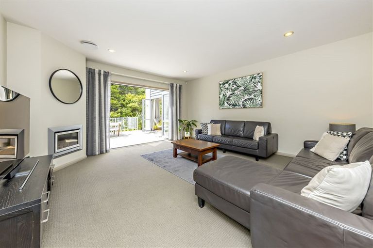 Photo of property in 19 Tuakura Way, The Gardens, Auckland, 2105