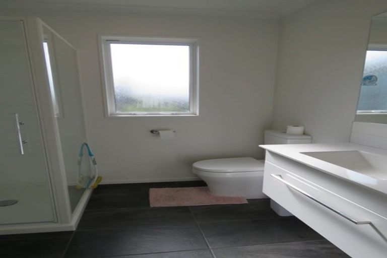 Photo of property in 11 George West Square West, Wigram, Christchurch, 8025