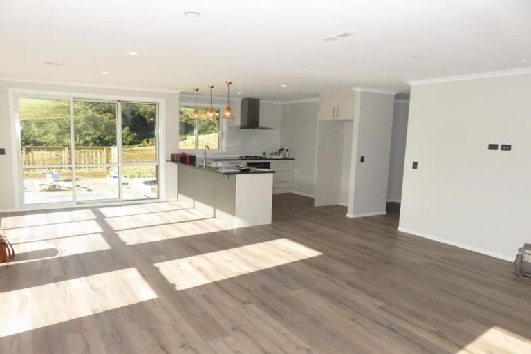 Photo of property in 102 Melksham Drive, Churton Park, Wellington, 6037