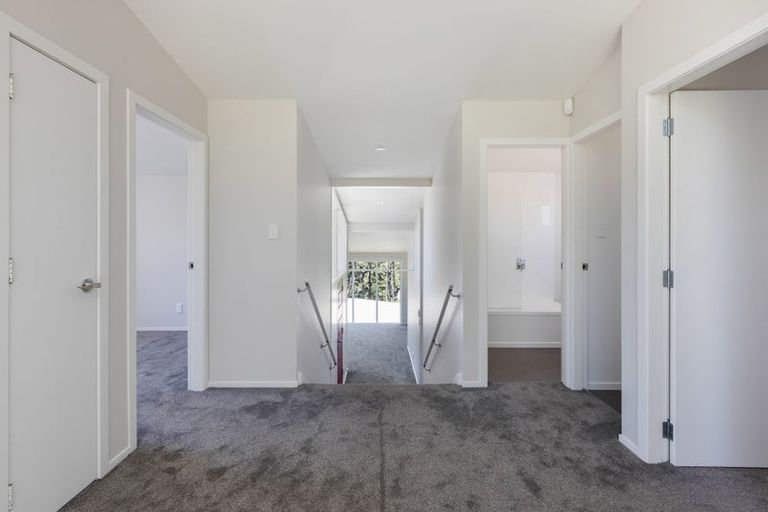 Photo of property in 37 Spenmoor Street, Newlands, Wellington, 6037