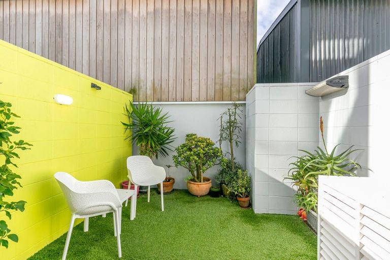 Photo of property in Canvas Apartments, 3/307 Willis Street, Te Aro, Wellington, 6011