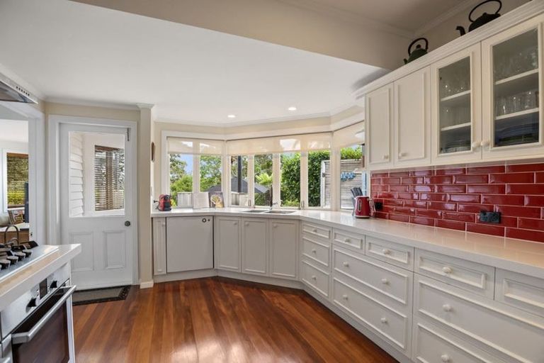 Photo of property in 31 Seaview Avenue, Northcote, Auckland, 0627