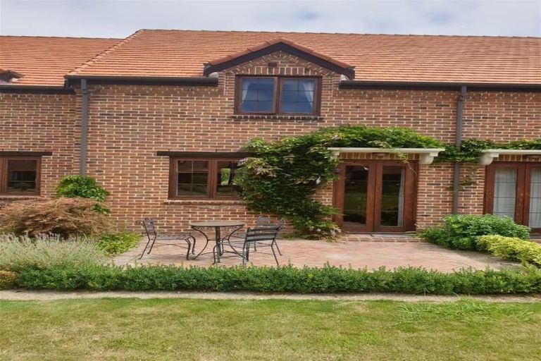 Photo of property in 3/24 Quiet Woman Way, Monaco, Nelson, 7011