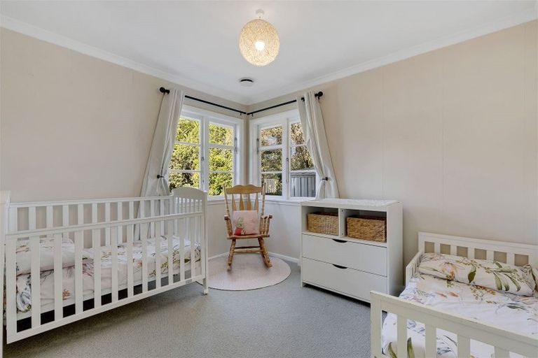 Photo of property in 28 Coates Street, Tawa, Wellington, 5028