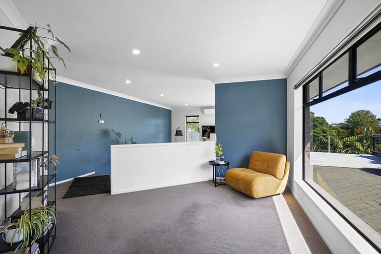 Photo of property in 16 Karina Road, Merrilands, New Plymouth, 4312