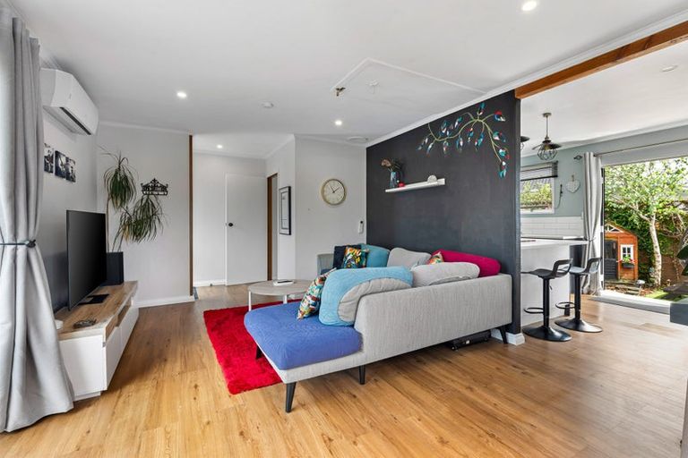 Photo of property in 2/57 Solar Road, Glen Eden, Auckland, 0602