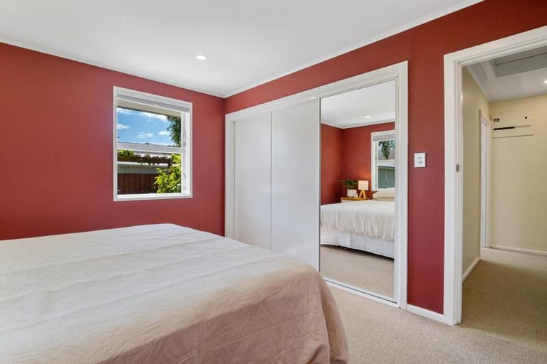 Photo of property in 12 Saunders Place, Redwood, Christchurch, 8051