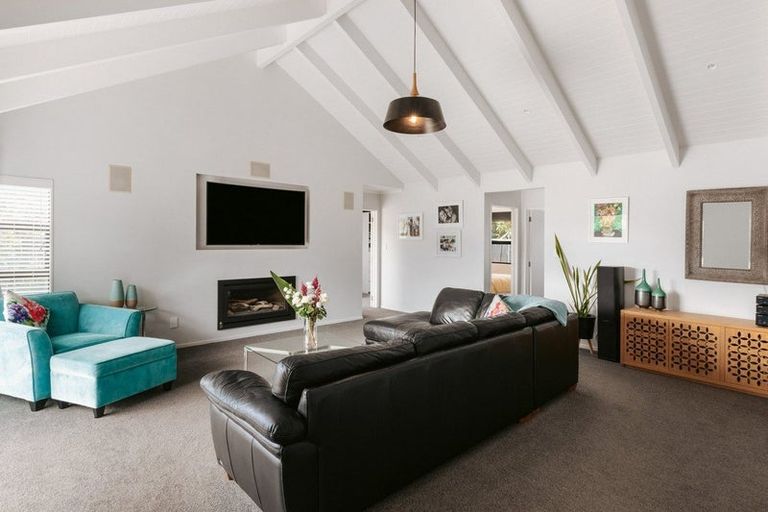 Photo of property in 18 Parlane Drive, Huapai, Kumeu, 0810