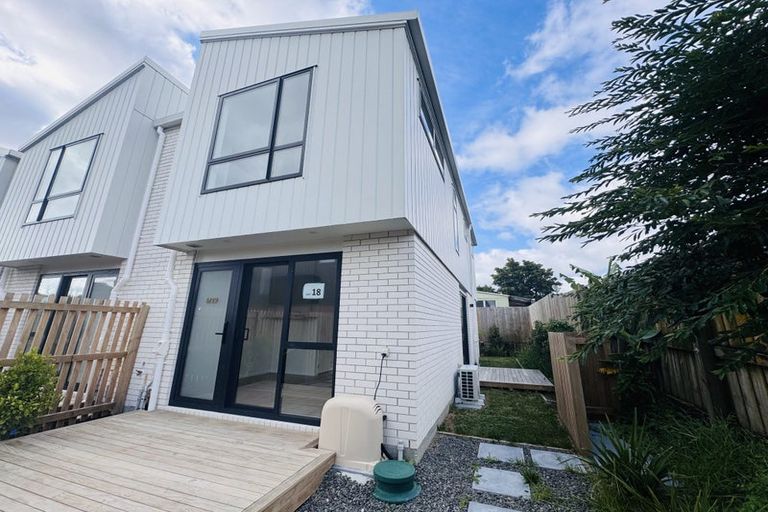 Photo of property in 6/29 Normandy Place, Henderson, Auckland, 0610