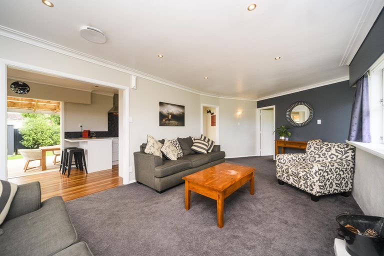 Photo of property in 18 Woburn Place, Takaro, Palmerston North, 4412