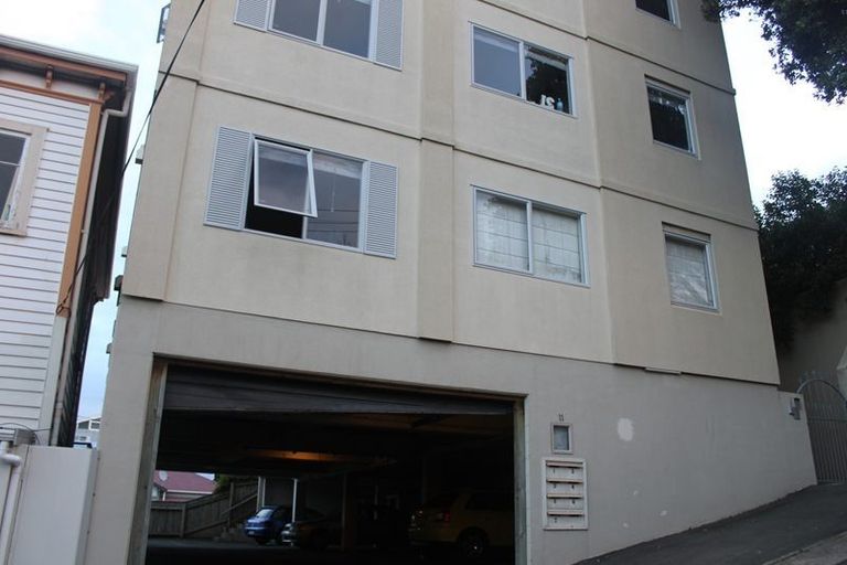Photo of property in 11 Douglas Street, Mount Cook, Wellington, 6021