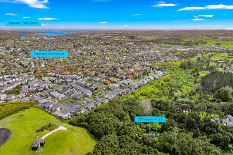 Photo of property in 257 Kaipara Road, Papakura, 2582