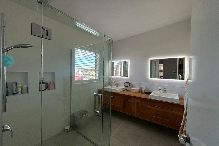 Photo of property in 24a Sunbrae Grove, Mount Maunganui, 3116