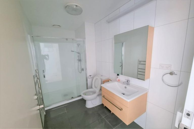 Photo of property in Twin Towers, 302/17 Putney Way, Manukau, Auckland, 2104