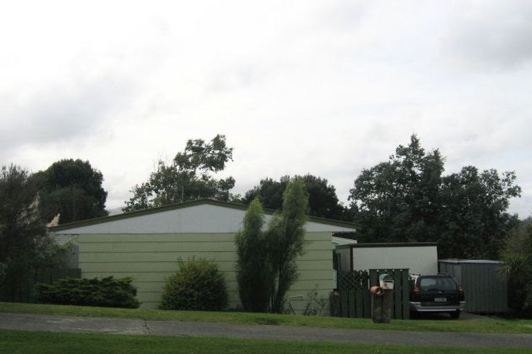 Photo of property in 4 Fenchurch Grove, Stokes Valley, Lower Hutt, 5019