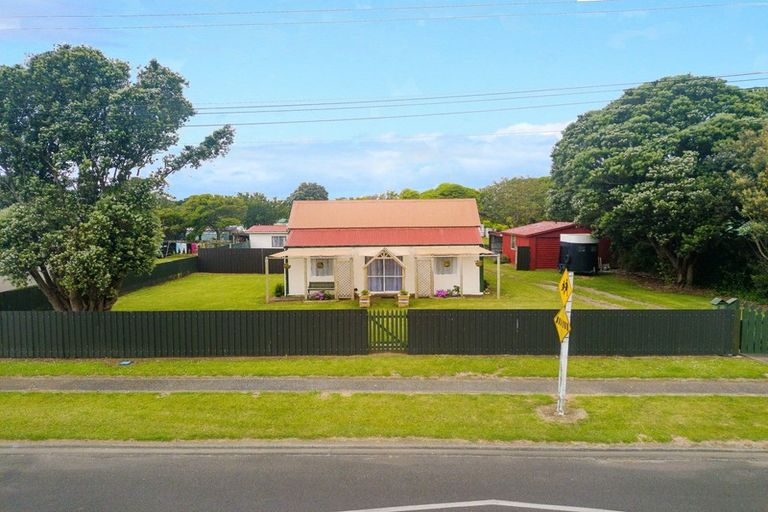 Photo of property in 32 Gloag Street, Waverley, 4510
