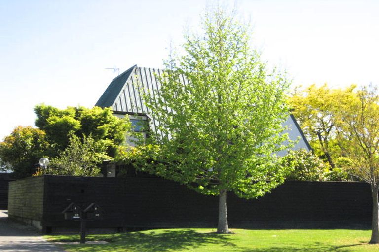 Photo of property in 1/16 Bannister Place, Ilam, Christchurch, 8053