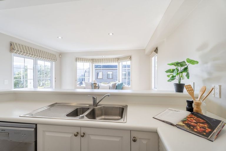 Photo of property in 12 Ronald Woolf Place, Churton Park, Wellington, 6037