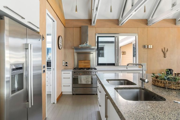 Photo of property in 121 Motu Hei, Pauanui, Hikuai, 3579