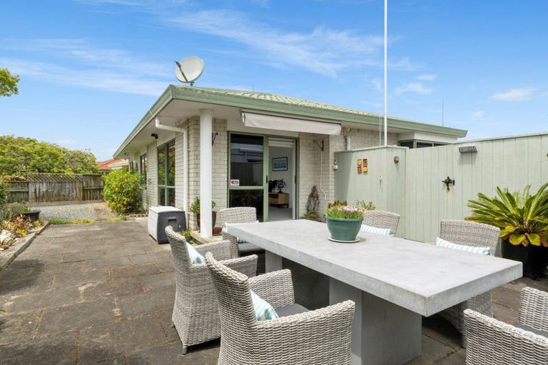 Photo of property in 100a Pacific View Road, Papamoa Beach, Papamoa, 3118