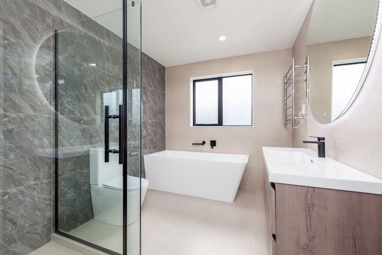 Photo of property in 5 Endurance Rise, Orewa, 0931