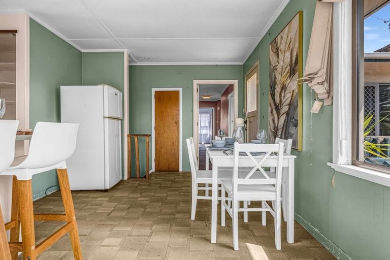 Photo of property in 98 Glendale Road, Glen Eden, Auckland, 0602