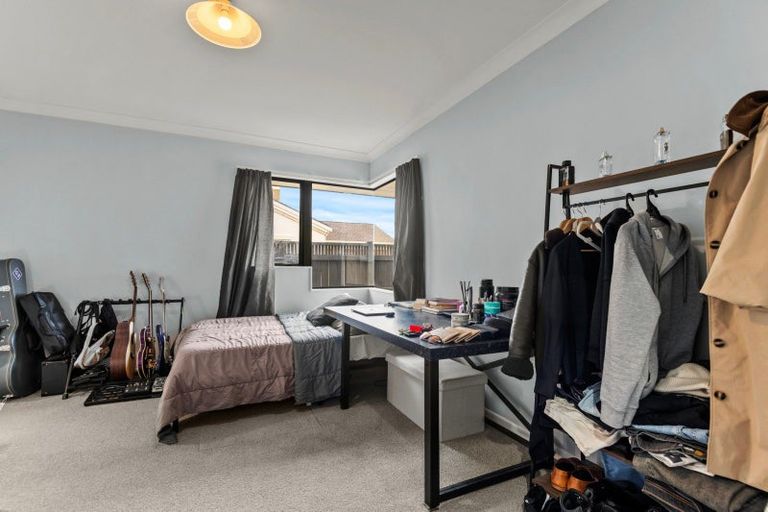 Photo of property in 41 Royal Oak Drive, Kelvin Grove, Palmerston North, 4414