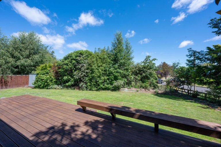 Photo of property in 17 Irwin Place, Kinloch, Taupo, 3377