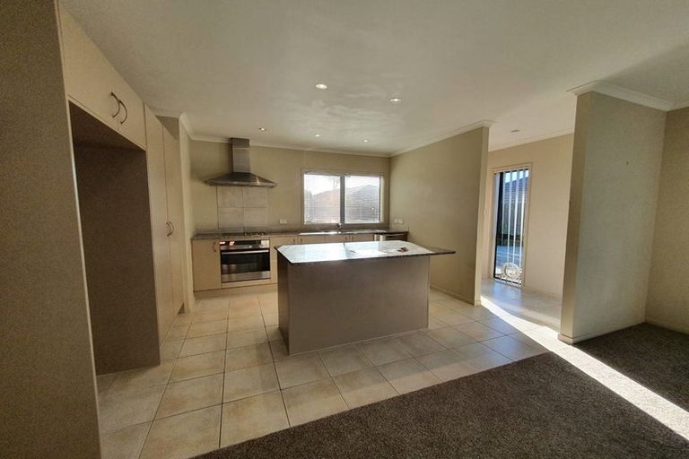 Photo of property in 38 Ranchod Terrace, Pukekohe, 2120