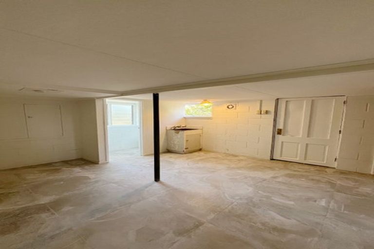 Photo of property in 242 Sturges Road, Henderson, Auckland, 0612