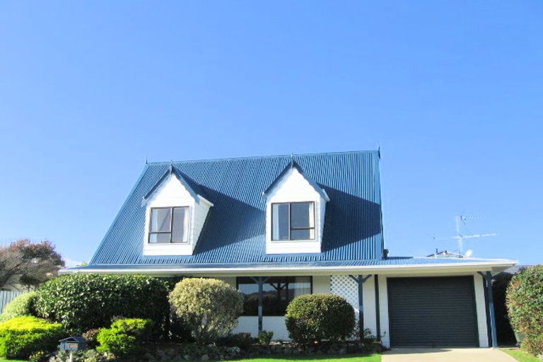 Photo of property in 8 Trispen Place, Camborne, Porirua, 5026