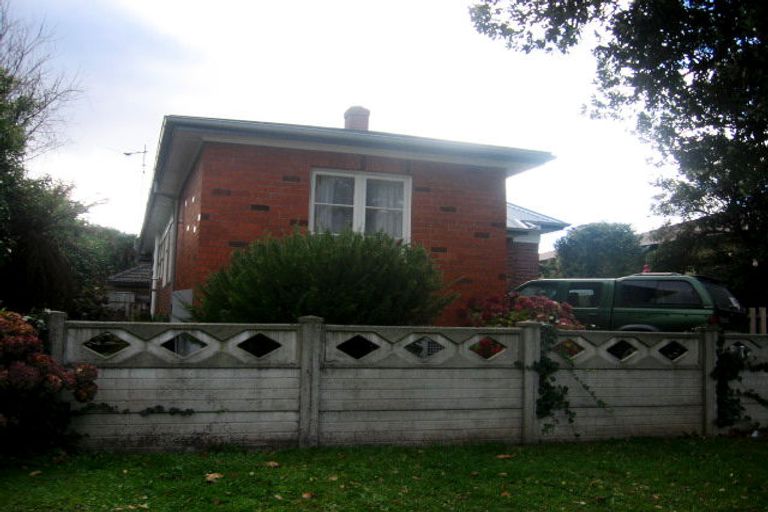 Photo of property in 19 Trafalgar Street, Waiwhetu, Lower Hutt, 5010