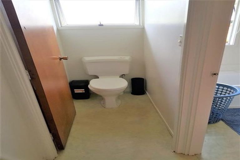 Photo of property in 8 Malibu Grove, Bayview, Auckland, 0629