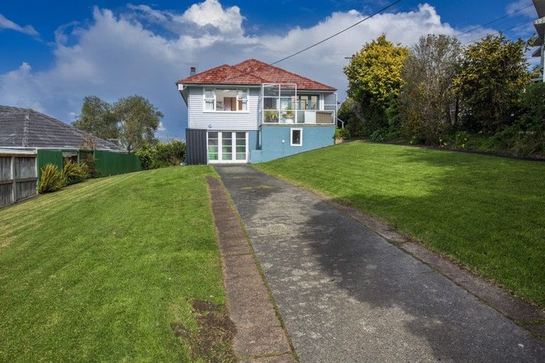 Photo of property in 61 Exmouth Road, Northcote, Auckland, 0627