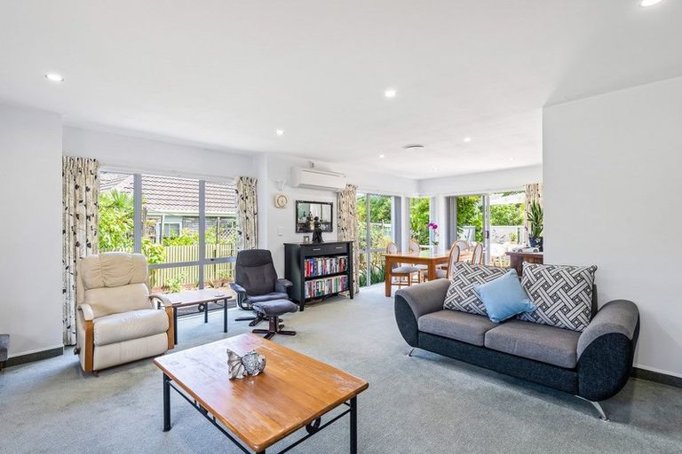 Photo of property in 2 Tainui Street, Raumati Beach, Paraparaumu, 5032